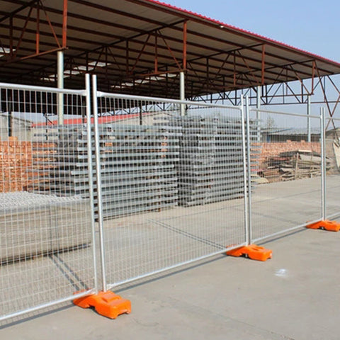 AS 4687 Standard Temp Fencing Panels With Concrete Filled Plastic Feet And Clamps